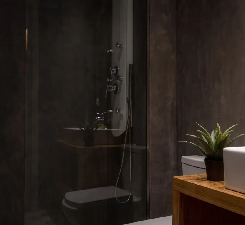 101m² Renovated Apartment in Koukaki