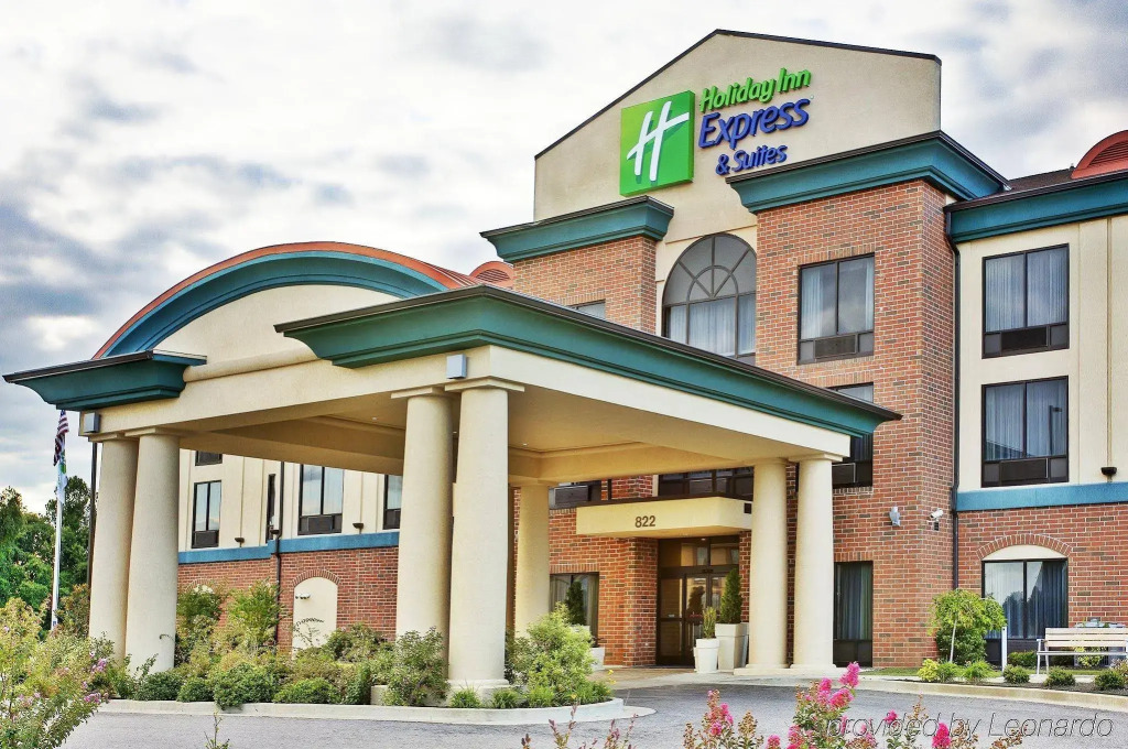 Holiday Inn Express & Suites Dyersburg by IHG