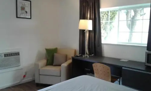 Reno 8 Motel