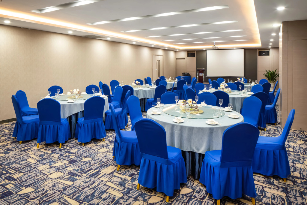 Holiday Inn Express Shenyang North Station by IHG