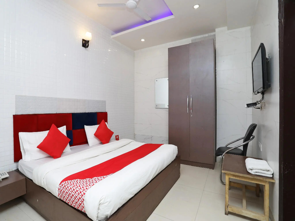 Collection O 9271 Hotel Dev Palace