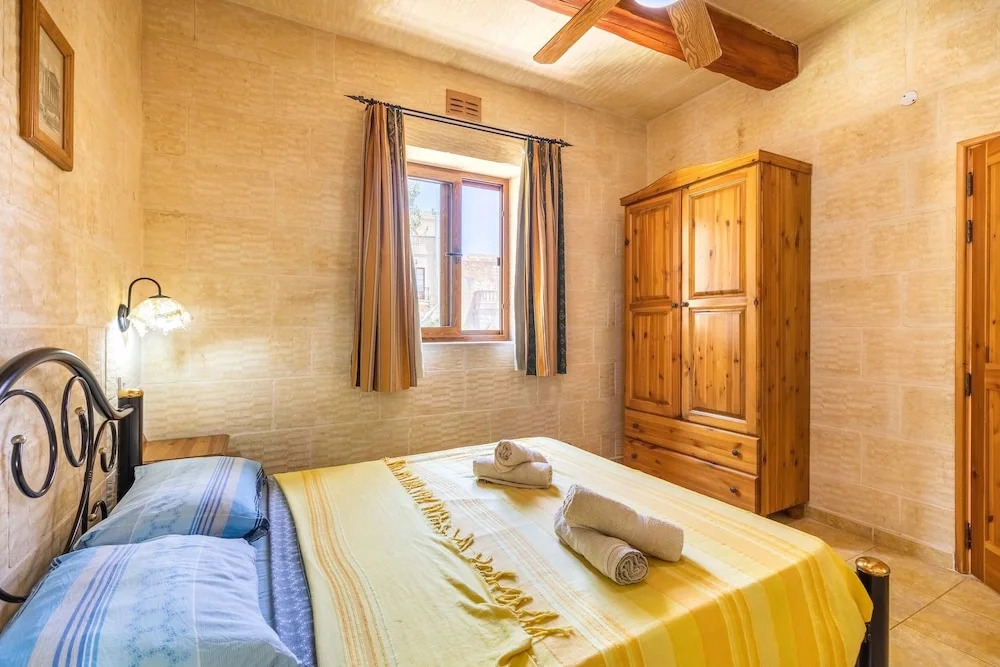Villa Ta Debora Sleeps 7 with Pool