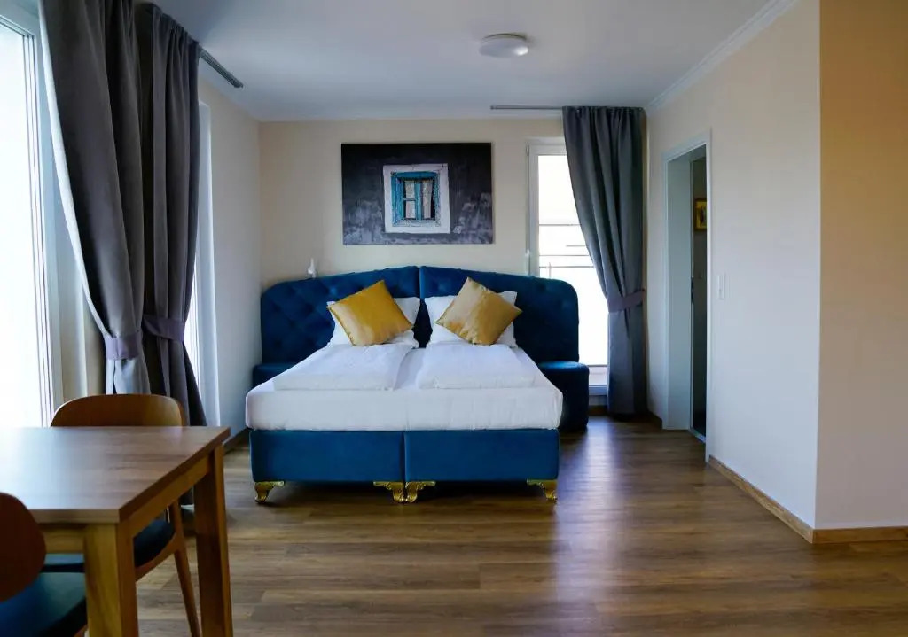 Boardinghouse City Home - Living