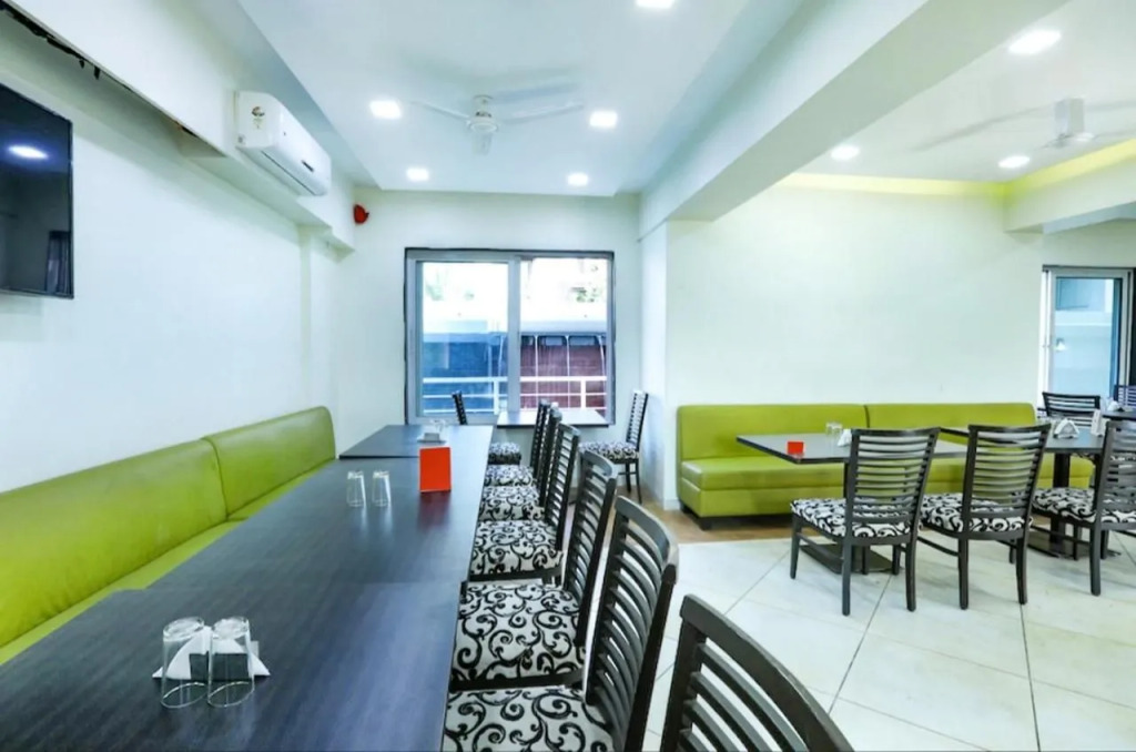 Fabhotel Shree Sai Residency