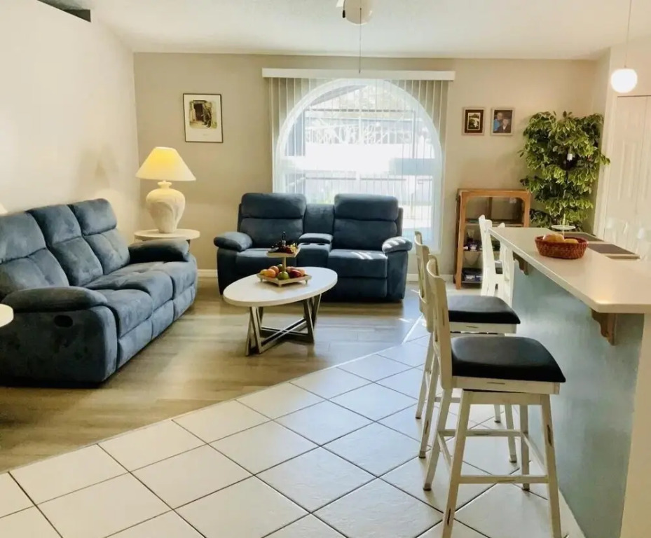 Amazing 3/2 Vacation Home With Private Pool!!