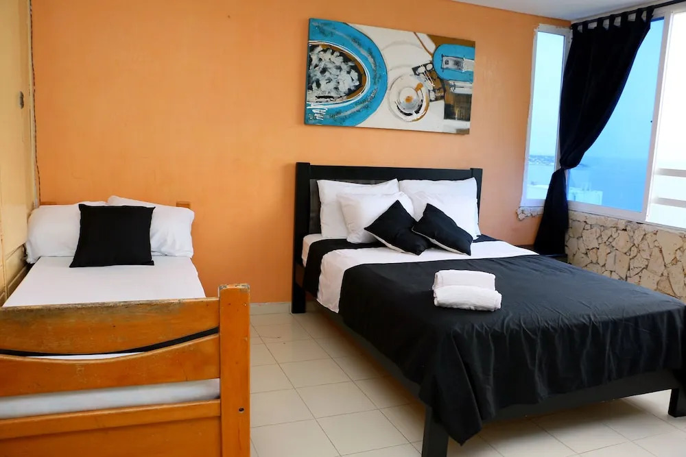Apartment in Front of the Sea 1620A