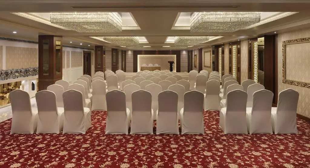 10 Park Street Hotel & Banquets