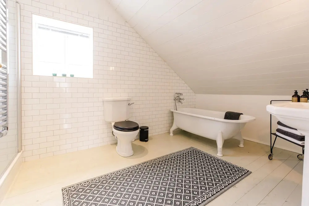 Beautiful bright and embracing villa in old town Akureyri