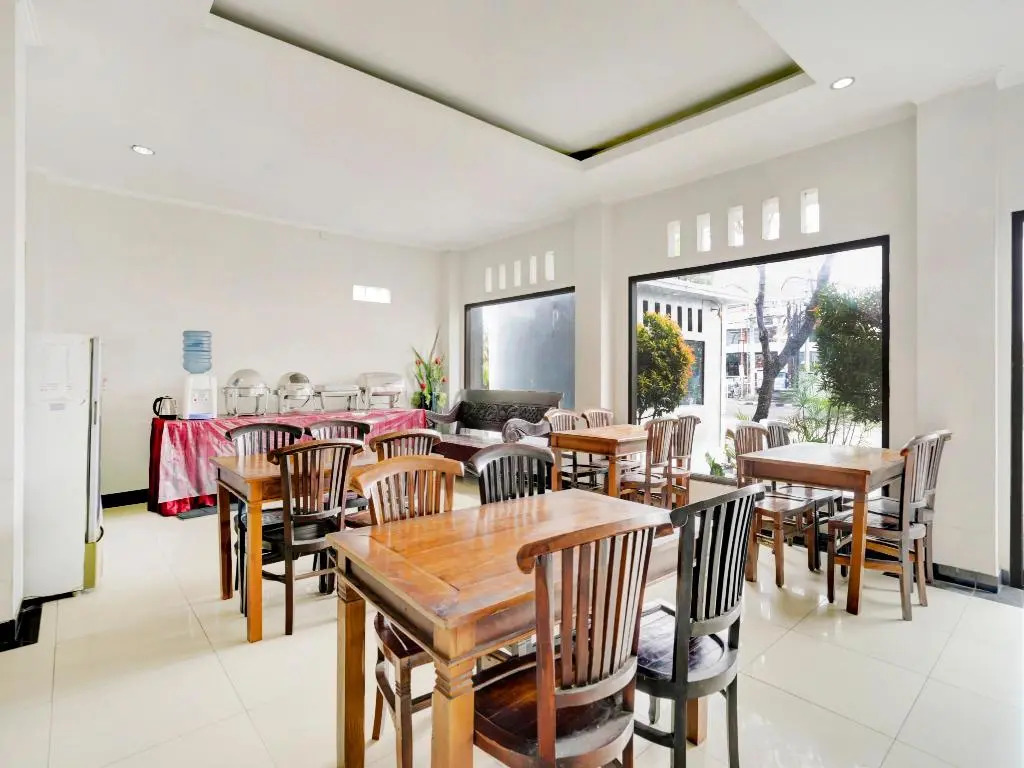 OYO 3156 Hotel Warta Dua