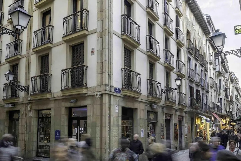 SanSebastianForYou  Izarre Apartment