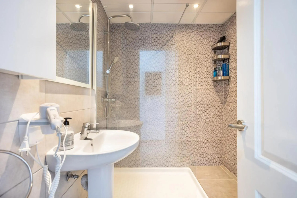 Matthew's Flat Los Cristianos by LoveTenerife
