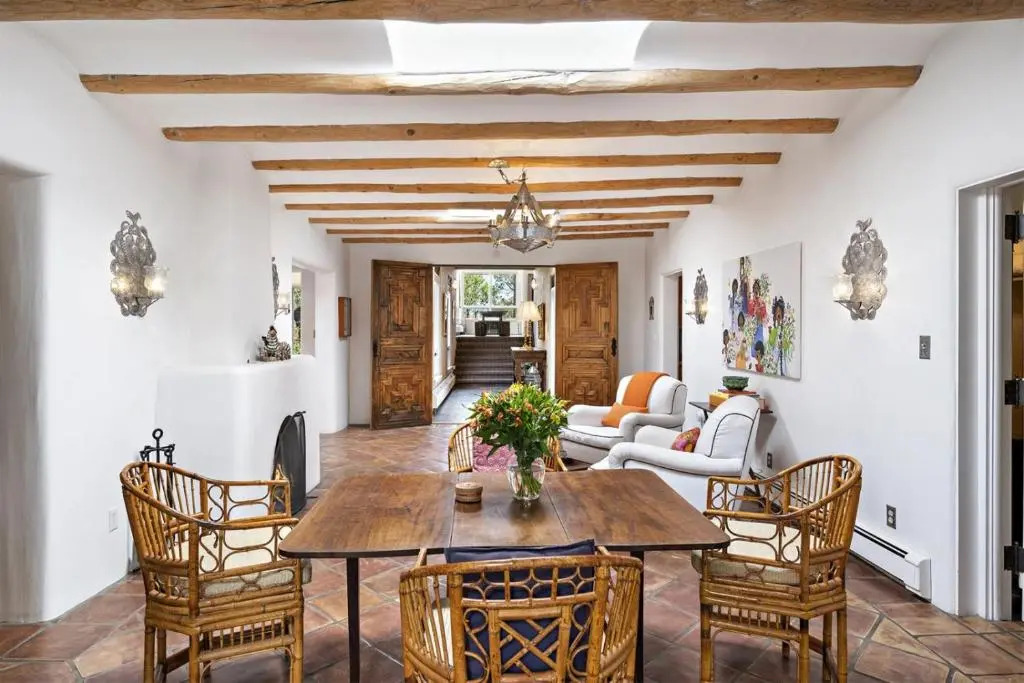 Cinco Chimineas - Indoor Pool, Walk to Canyon Rd, Authentic Historic Santa Fe