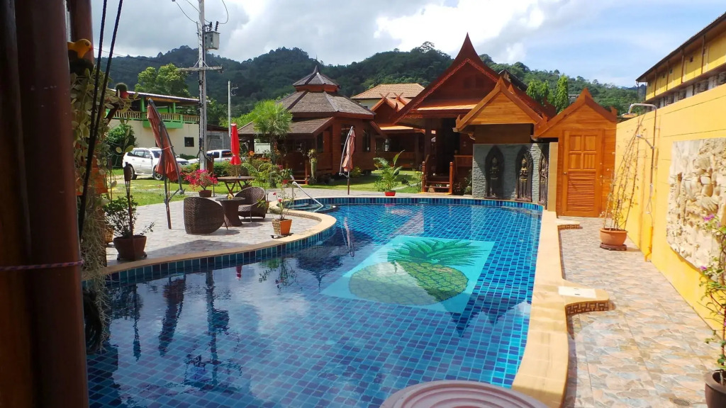 Golden Teak Resort Baan Sapparot