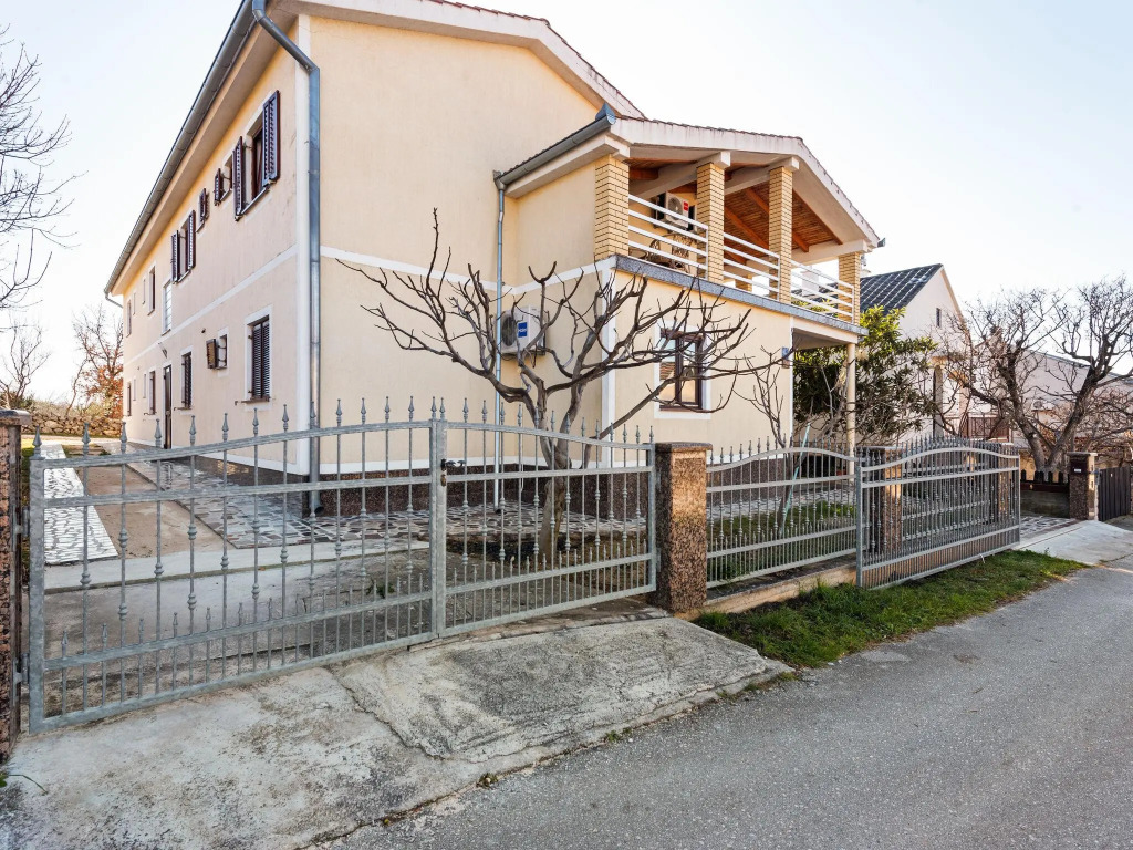 Holiday Home in Jasenice Near Maslenica Beach
