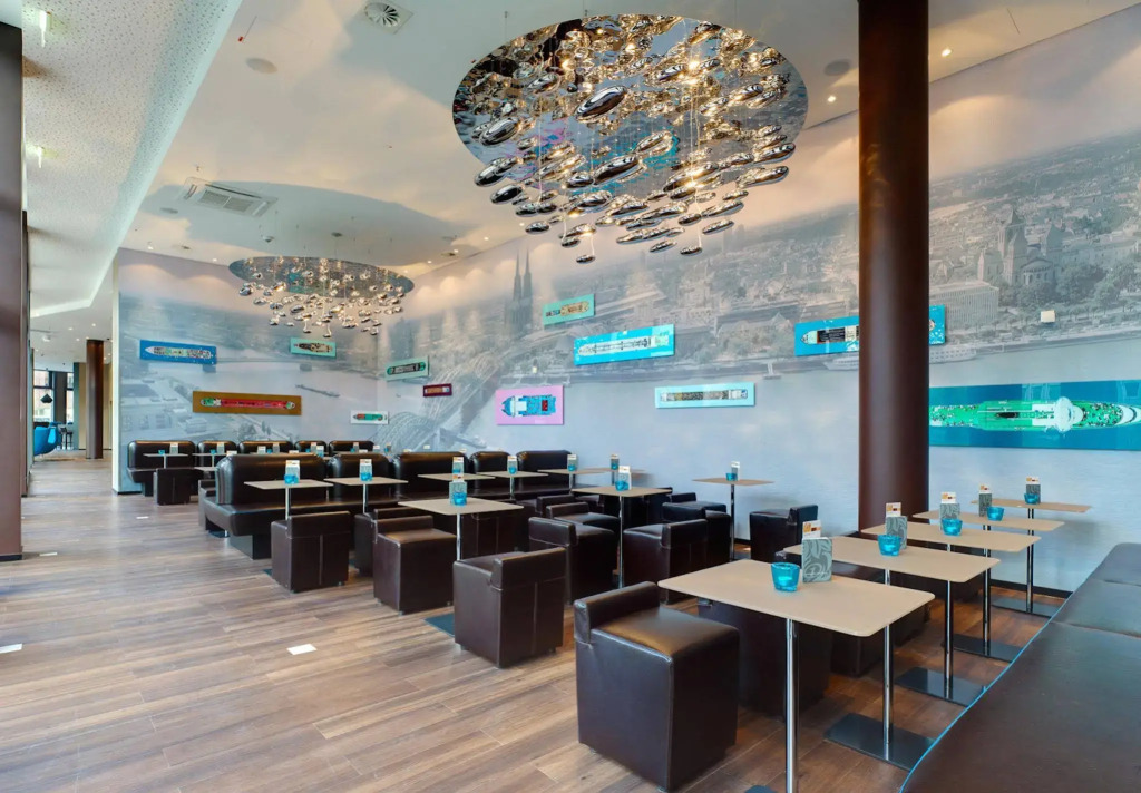 Motel One Köln-Altstadt