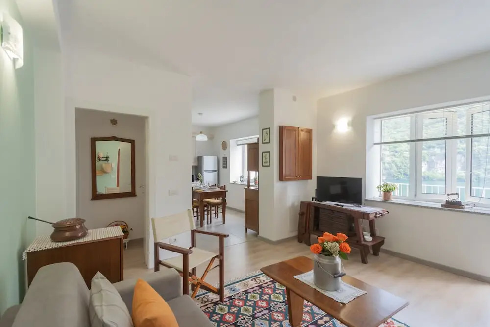 La Quiete in Laglio With 2 Bedrooms and 1 Bathrooms