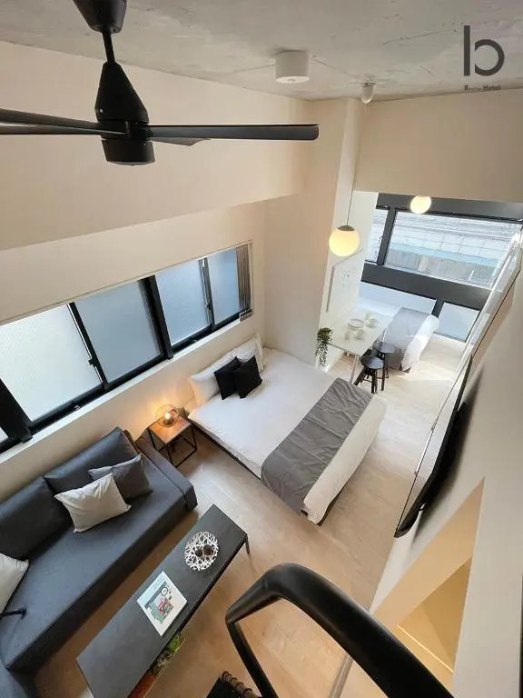 Brand new 1BR Apt for 7 ppl with loft Few Mins Walk To Peace Park
