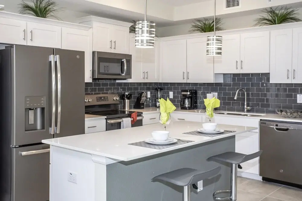 303 Apt Storey Lake 61595/62624