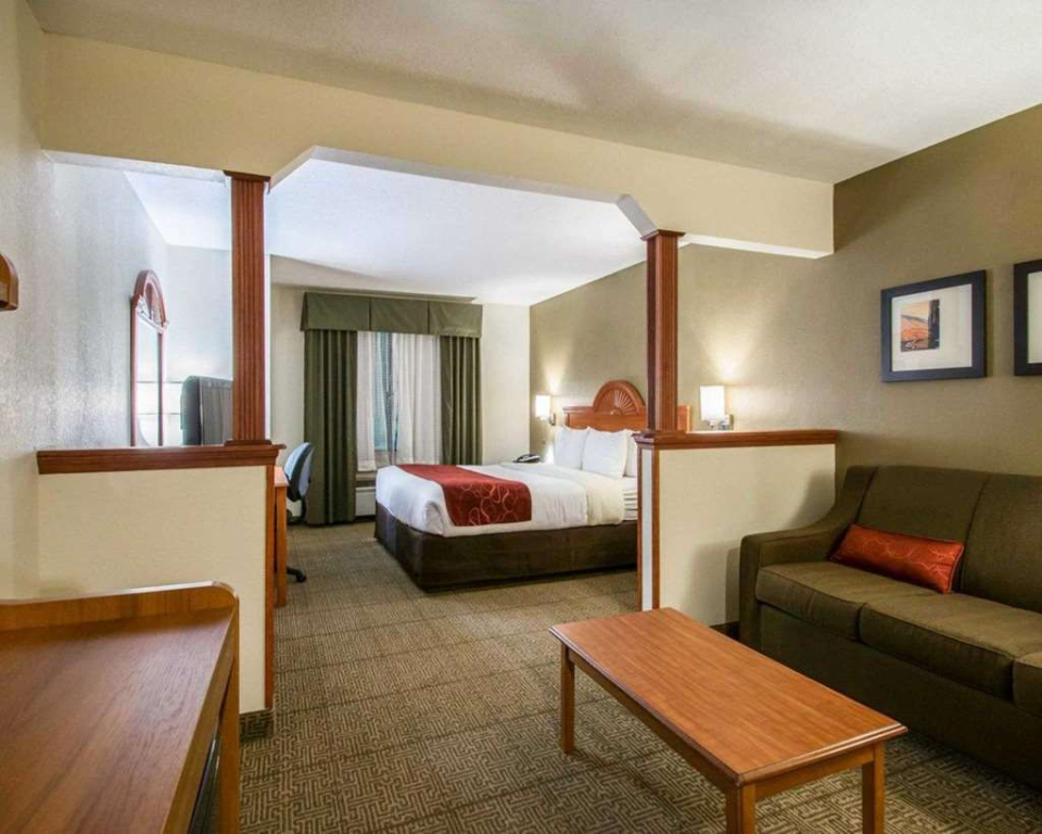 Comfort Suites