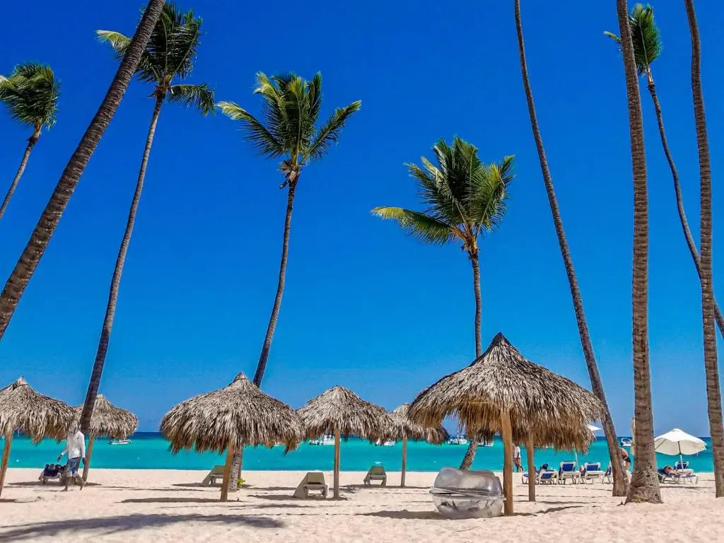 EUROCARIBE SUITES PUNTA CANA BEACH LOS CORALES pool wifi 2 min from the beach