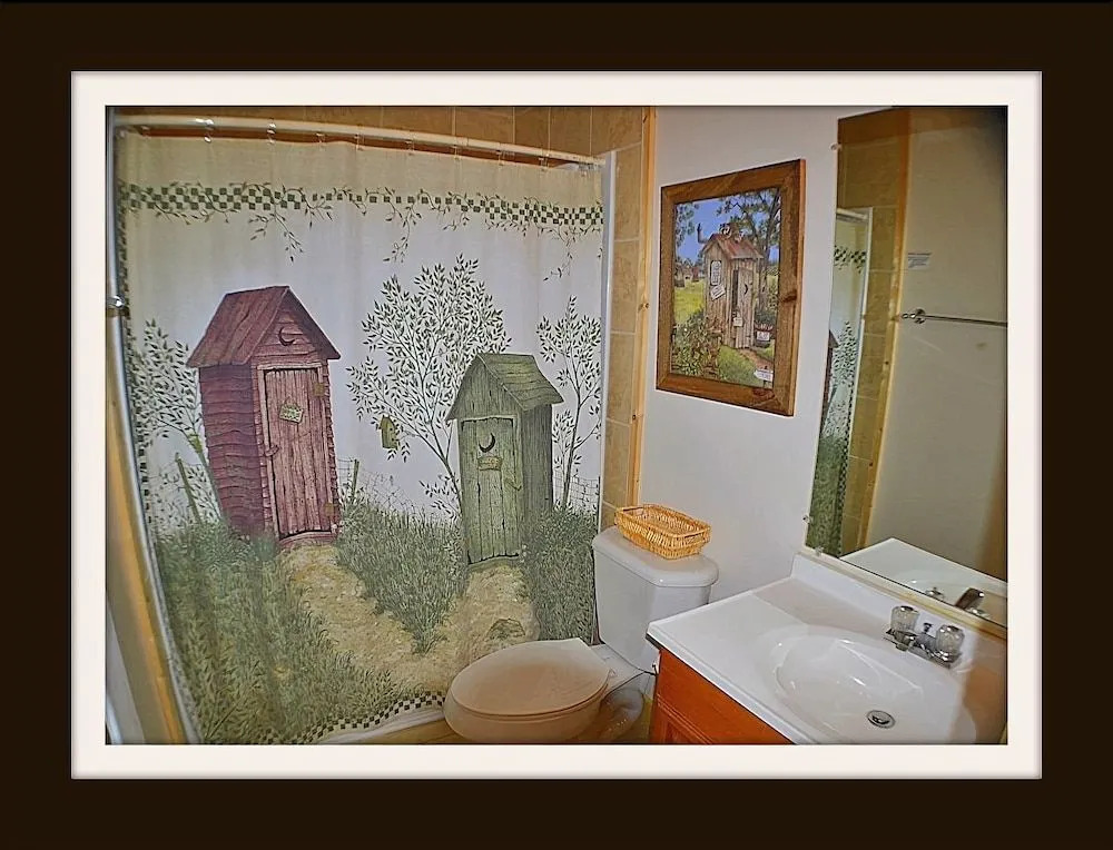 Bearly Hidden Ridge 5 Bedroom Cabin by RedAwning