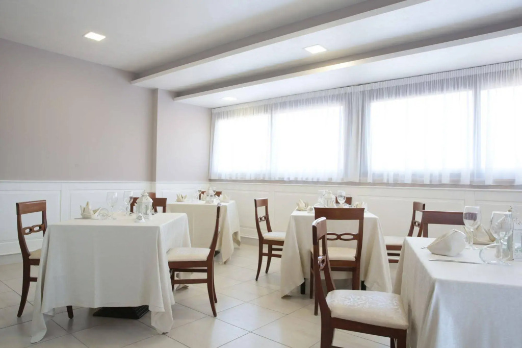 Hotel Leon - Ristorante Al Cavallino Rosso