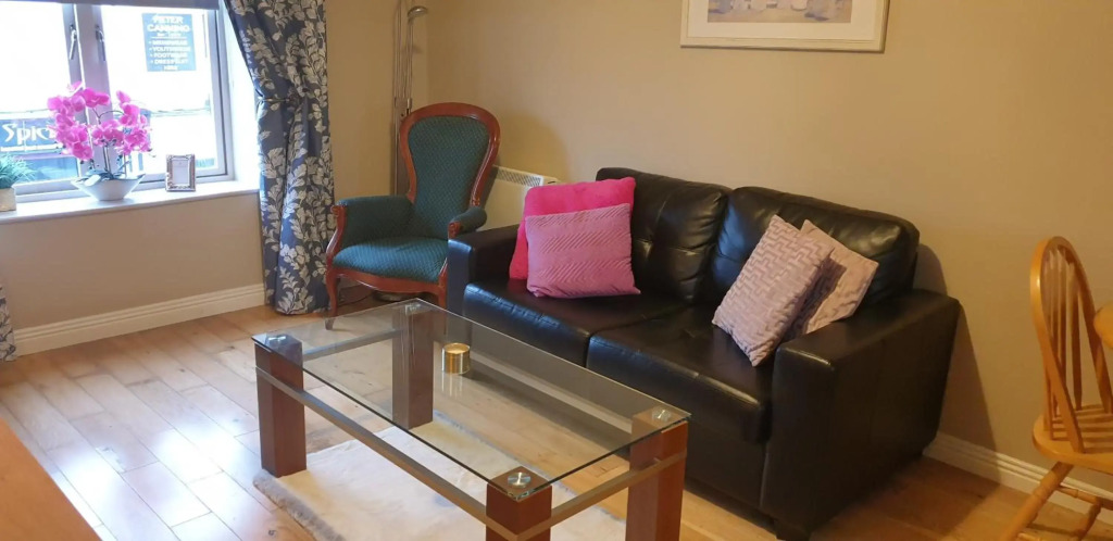 Trim centre apartment