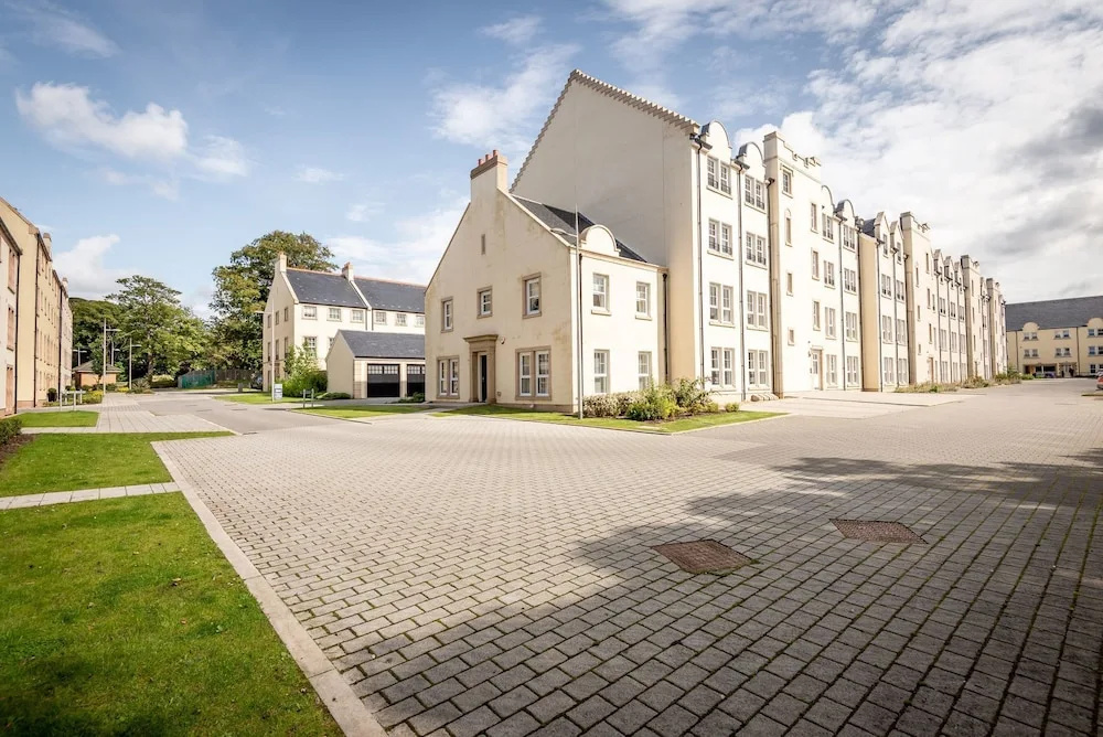 Kinness House, Luxury Apartment with Parking