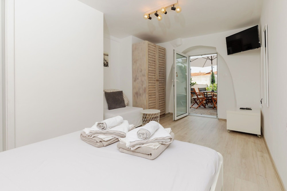 House Punat Residence