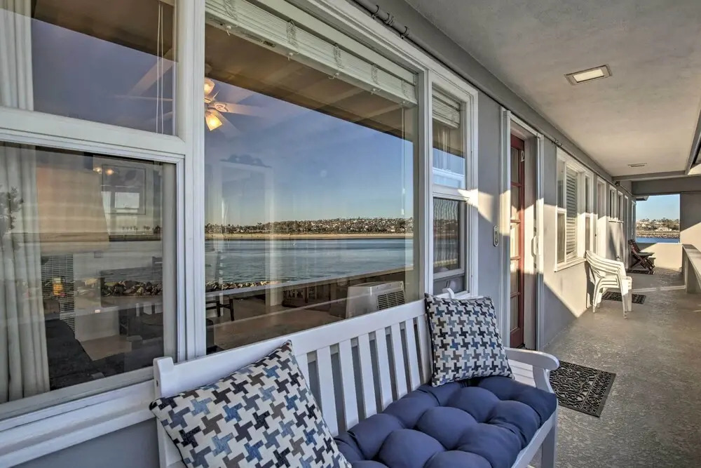 San Diego Hub w/ Bay Views - 1 Block to Beach!