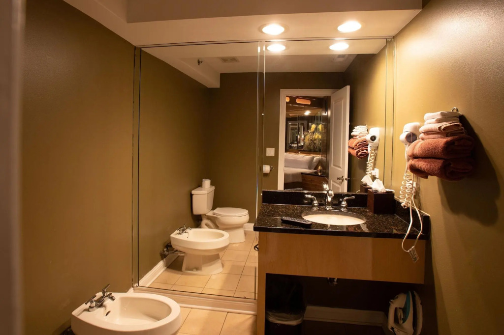 The Champagne Lodge & Luxury Suites