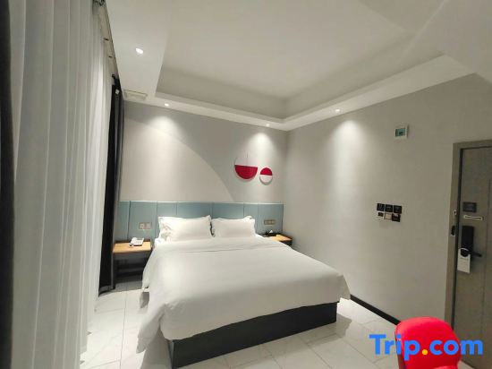 Pai Hotel (Rucheng North Station Luyang Market Branch)