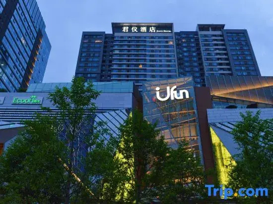 Junyi Twin Tower Hotel