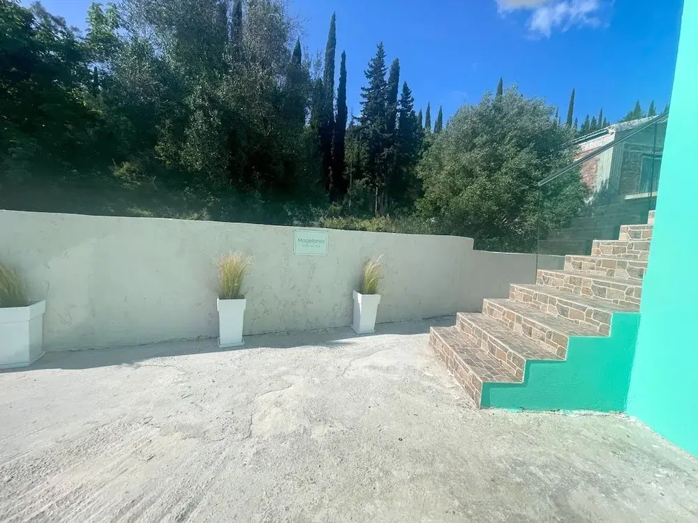 Magellanos Mint House- Kinopiastes