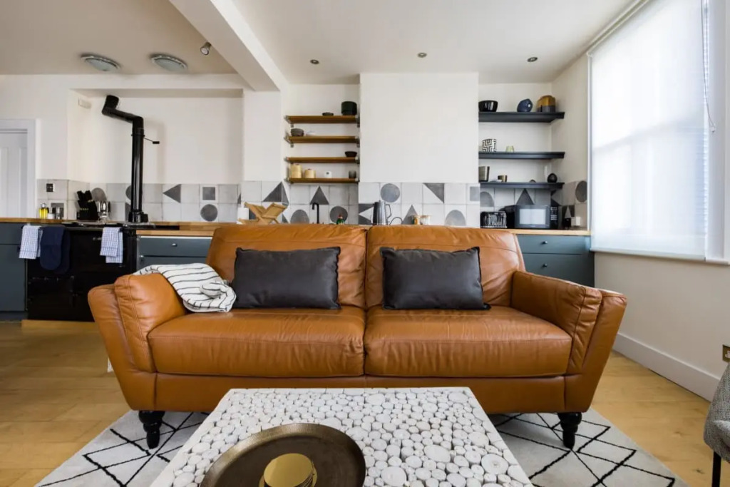 The Stepney Star - Bright & Modern 2BDR with Terrace