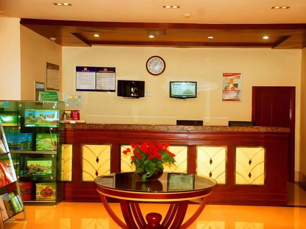 Greentree Inn Chaoyang Shuangta District Bus Stati