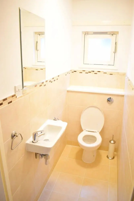 2 Bedroom Islington Flat Next to Regent's Canal