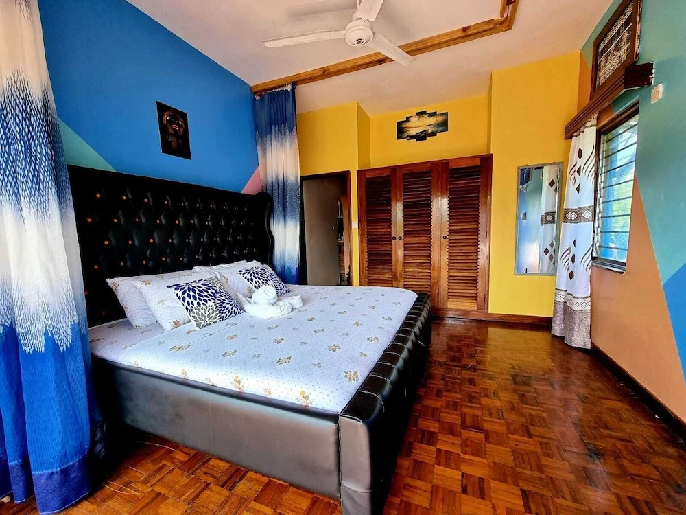 Lux Suites Solar Holiday Apartments