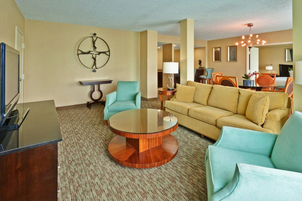 Crowne Plaza Memphis Downtown by IHG