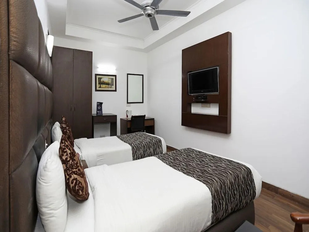 OYO 9269 Hotel The Cameron