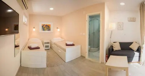 Zara Apartments