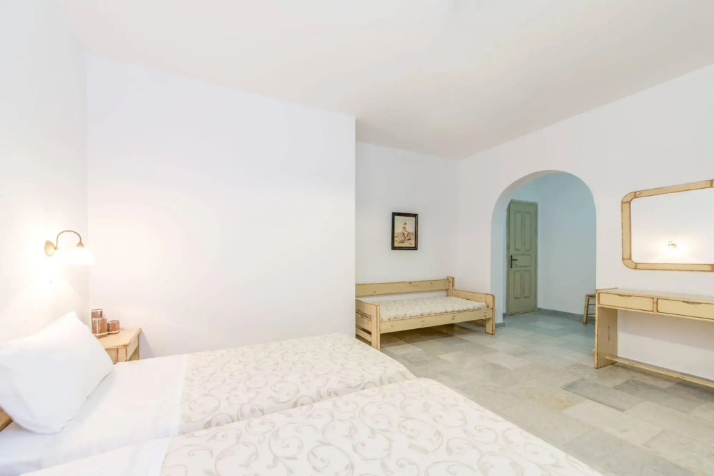 Fragias Studios & Apartments