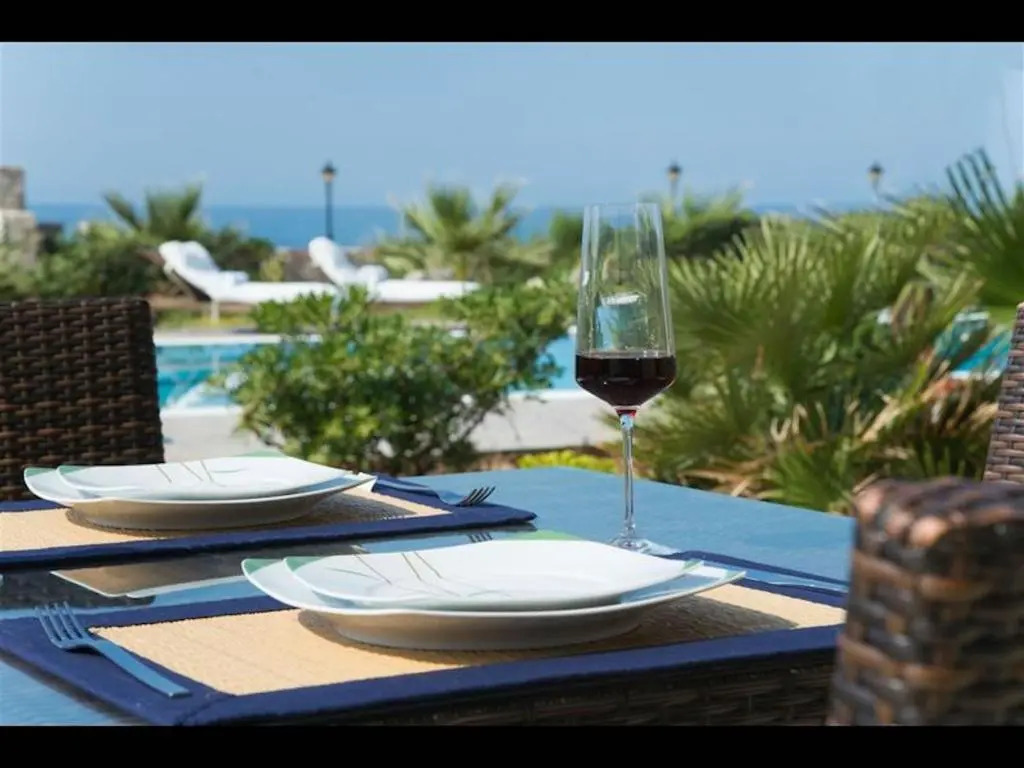 Luxury Villa Beachfront 5 Bedrooms 10-12 Persons