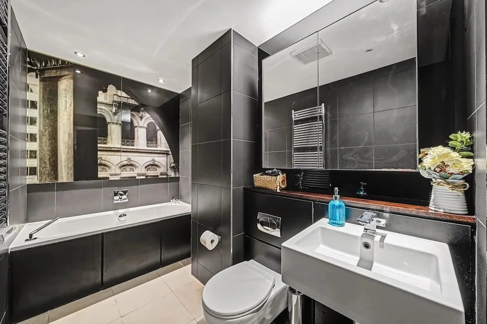 Stylish and Central City Apt With 2 Bathrooms