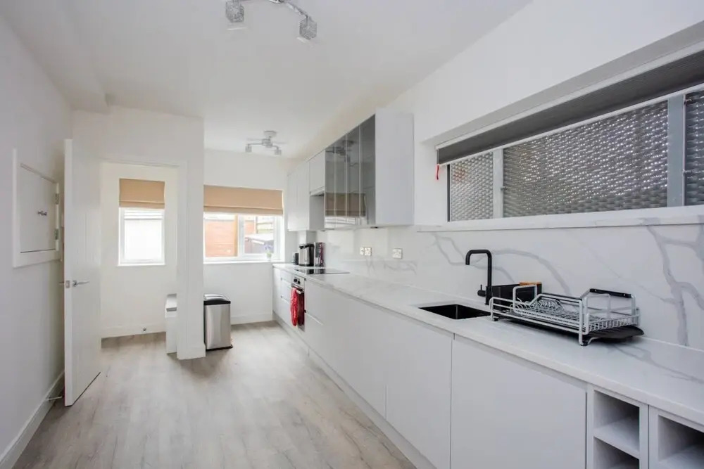 Bright 1 Bedroom Apartment in West London