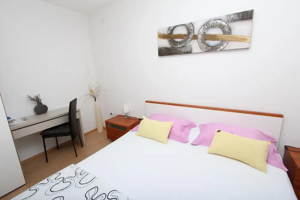 Rooms and Apartment Luana