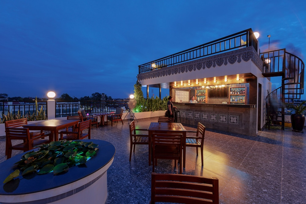 Two Seasons Siem Reap Hotel