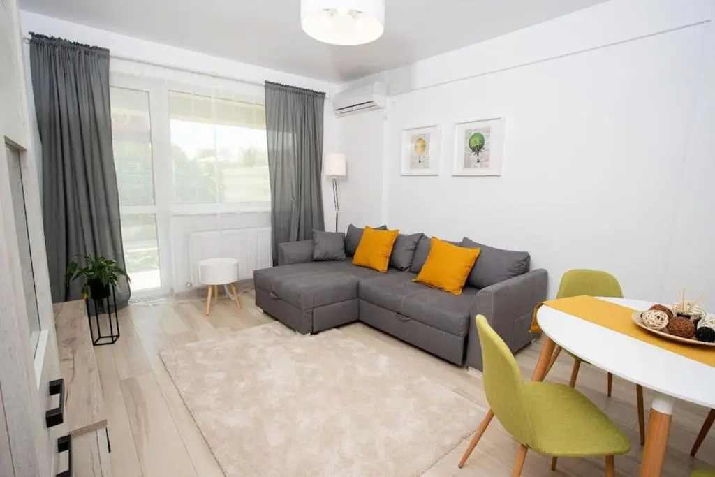 Amazing Apartament with Garden / Bucharest Airport Henri Coanda