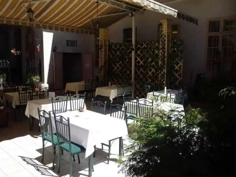 Fehér Páva Hostel