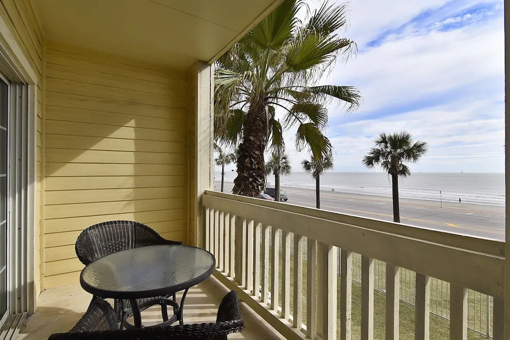 Dawn 225-Vista Perfecta - 2 Br Condo